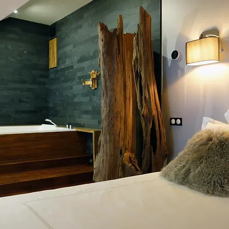 Les Sainte Claire Apartment